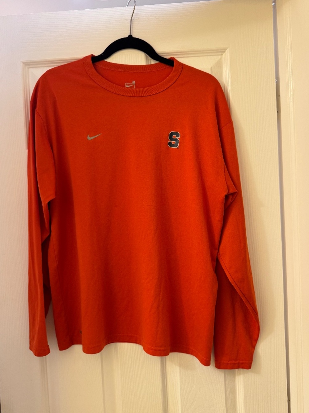 Nike Dri-FIT Syracuse Orange NCAA Long Sleeve Shirt Men’s Medium Vibrant Orange